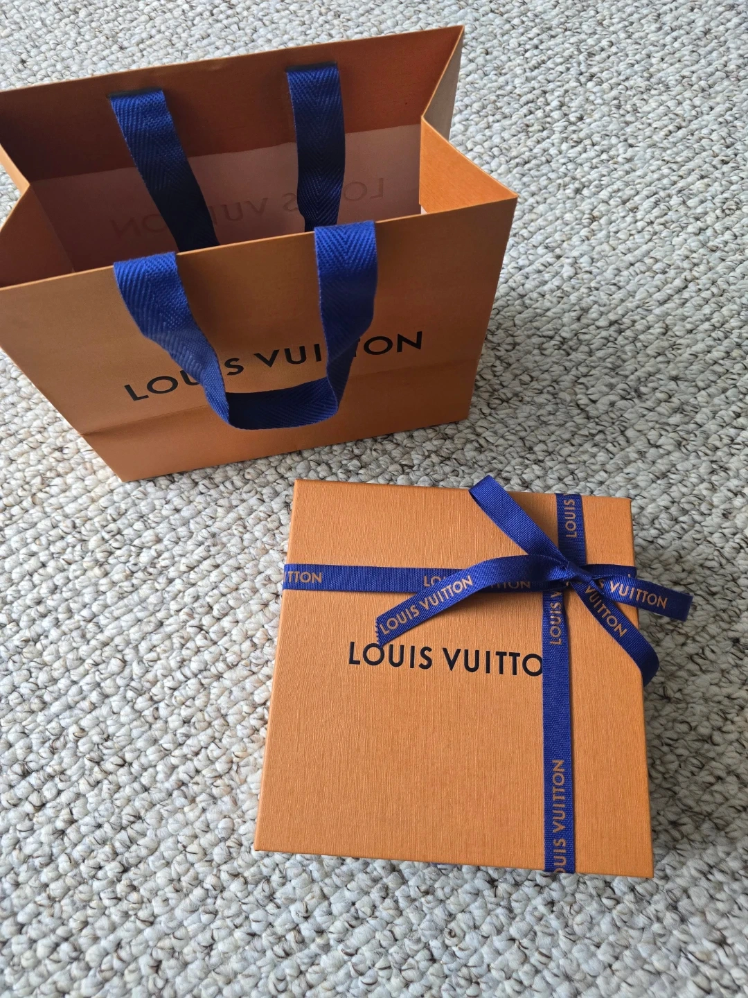 ๐ ( ํฌ์ฅ ๊ทธ๋๋ก ์์ํ ) ํ๋ฐ์ค ๋ฃจ์ด๋นํต LV x TM ๋ฌด์นด๋ผ๋ฏธ ๋ฆฝ์คํฑ ์ผ์ด์ค ๋ฐฑ์ฐธ ํค๋ง ์ ๋ฌผ๊ฐ๋ฅ