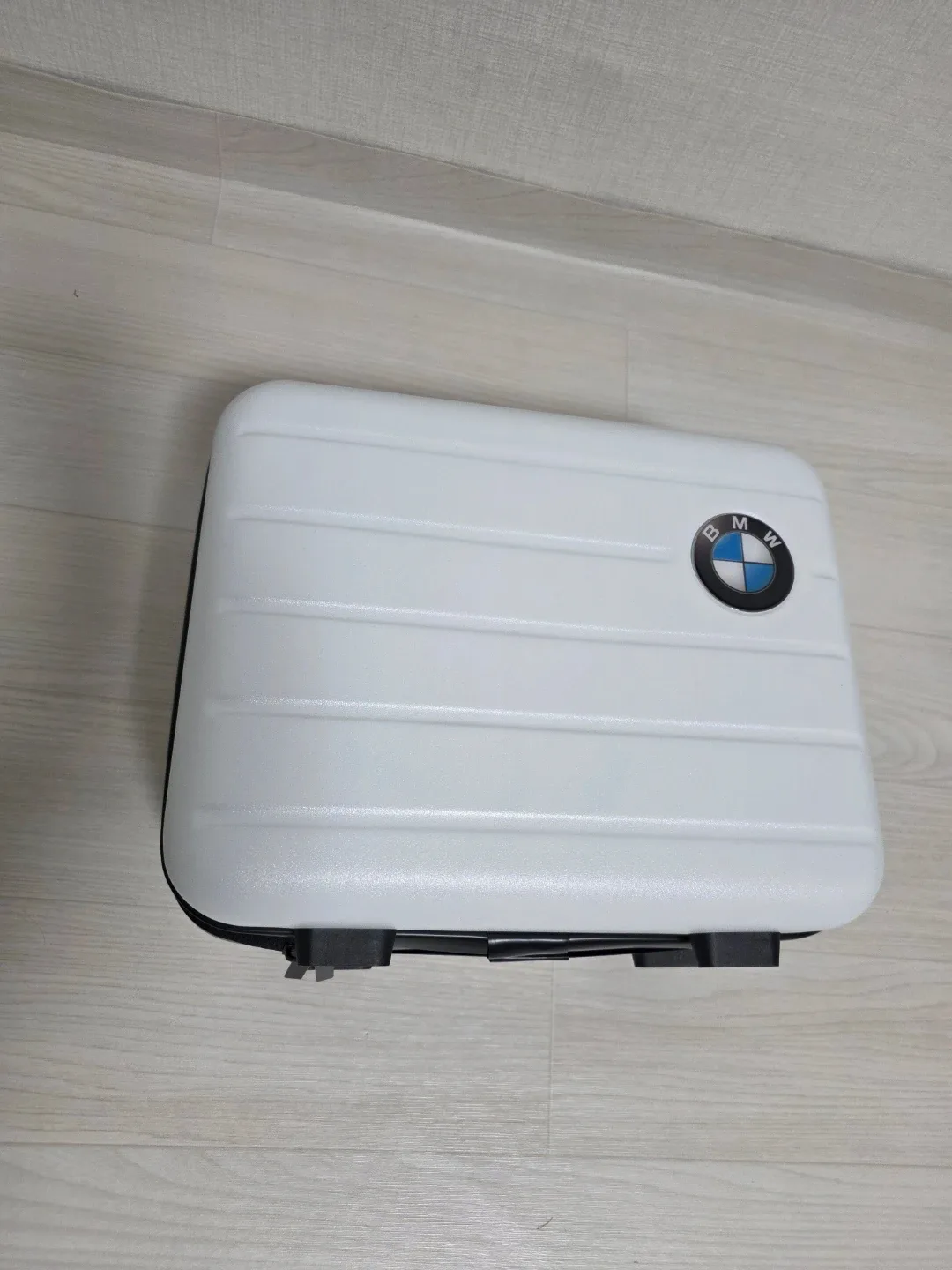 BMW 화이트 레디백 미니 캐리어