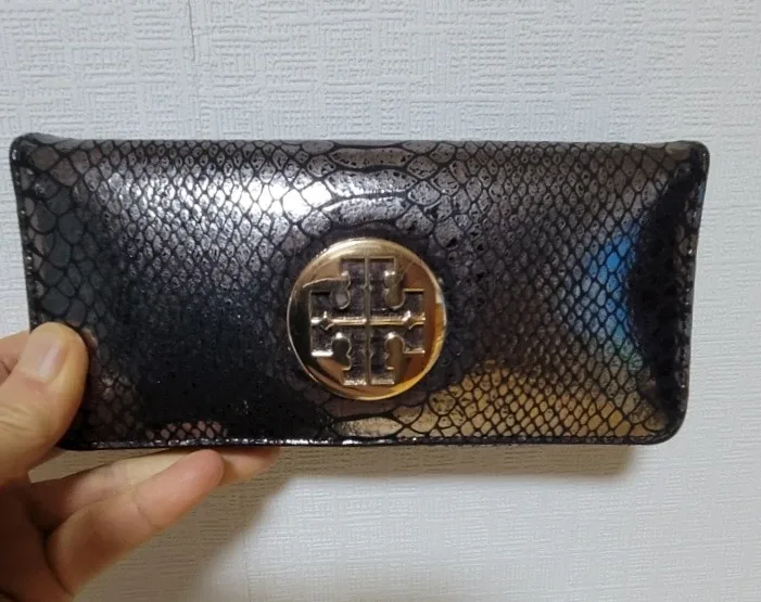 토리버치 뱀피 장지갑