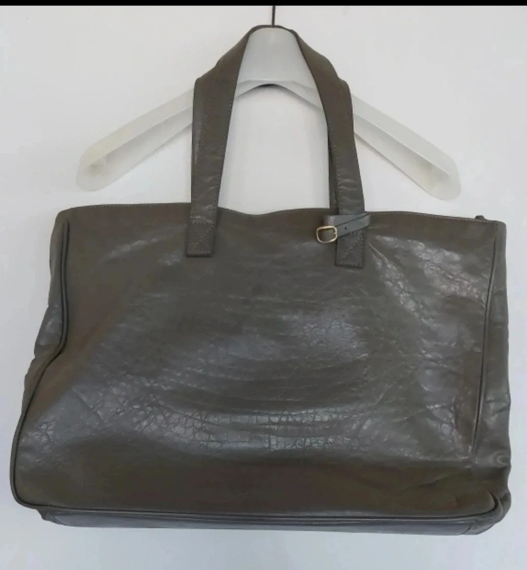 그레이 컬러 숄더백