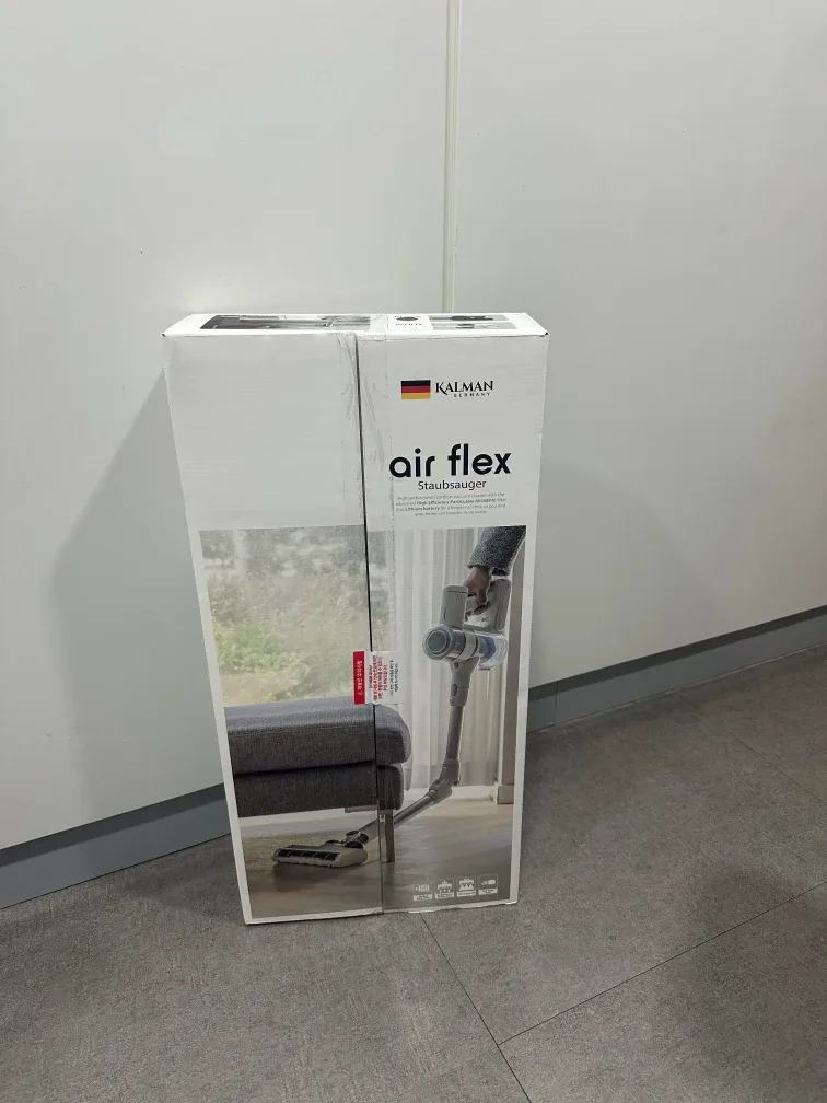 선물로 받았는대 팔아봐요 100만원대 고급 무선청소기에요!