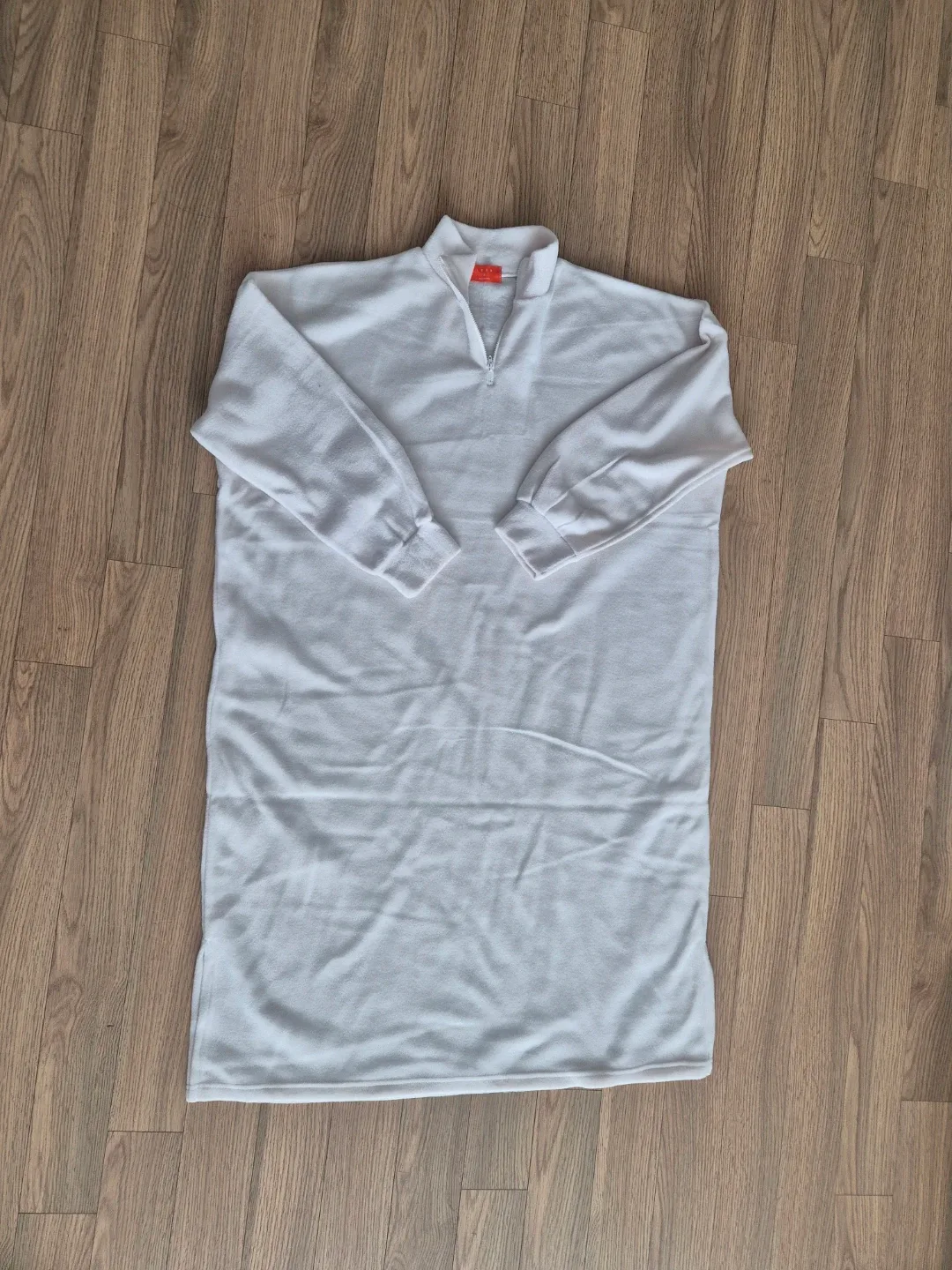 ESSAY 흰색 롱 슬리브 원피스 새상품(빅사이즈가능)