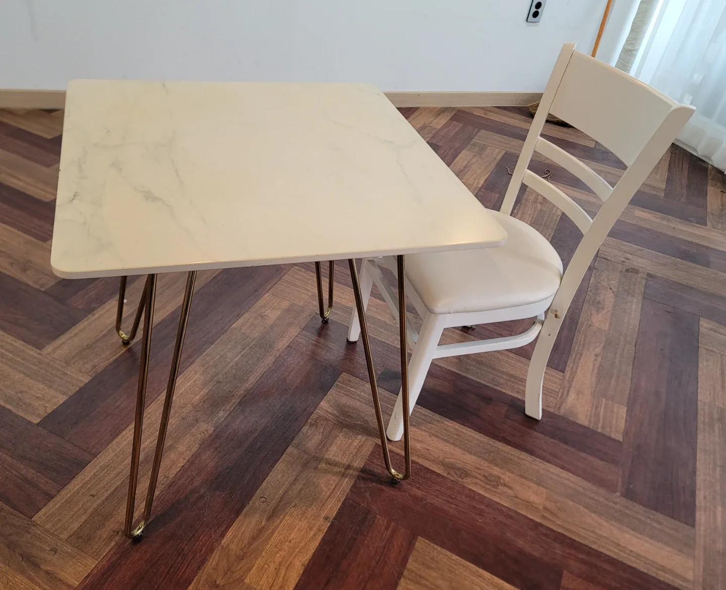 식탁 + 흰색 의자 세트