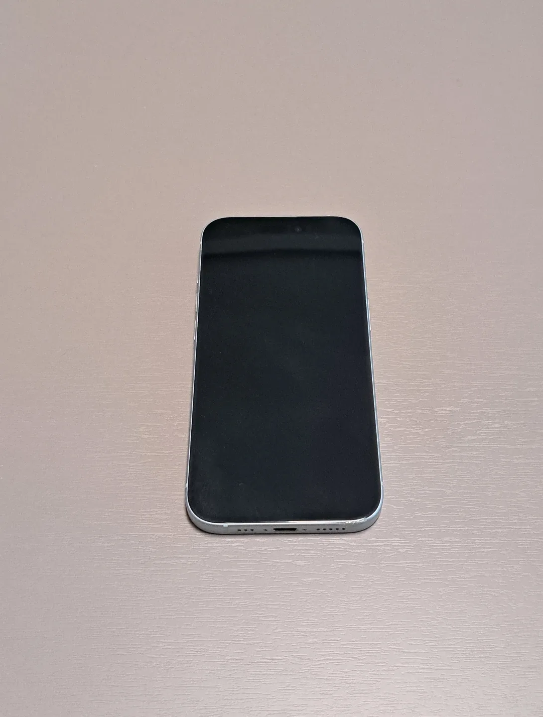 아이폰15  중고폰 (액정불량/메탈찍힘)