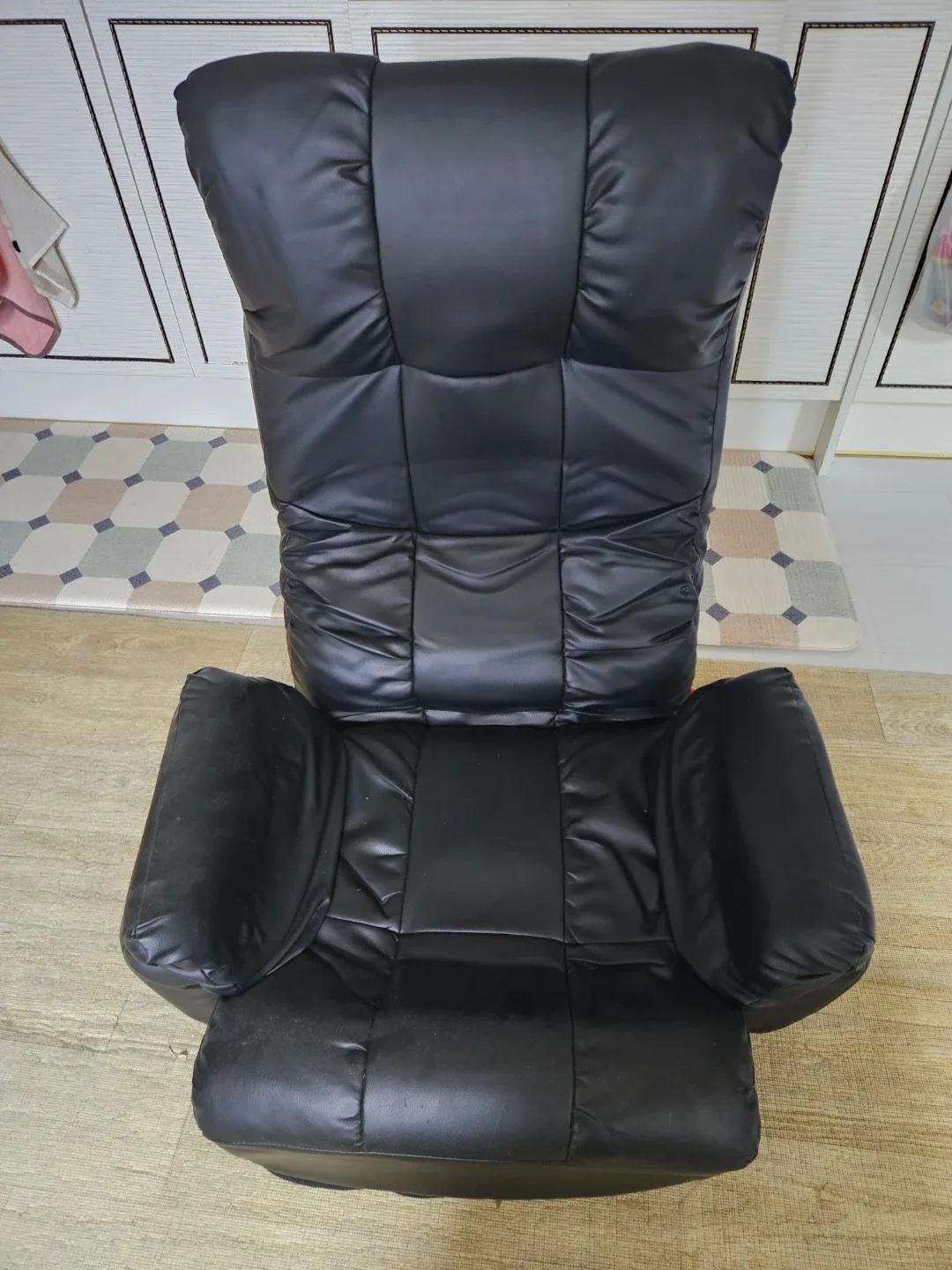 검정색 좌식 1인수동리클라이너 가죽 의자