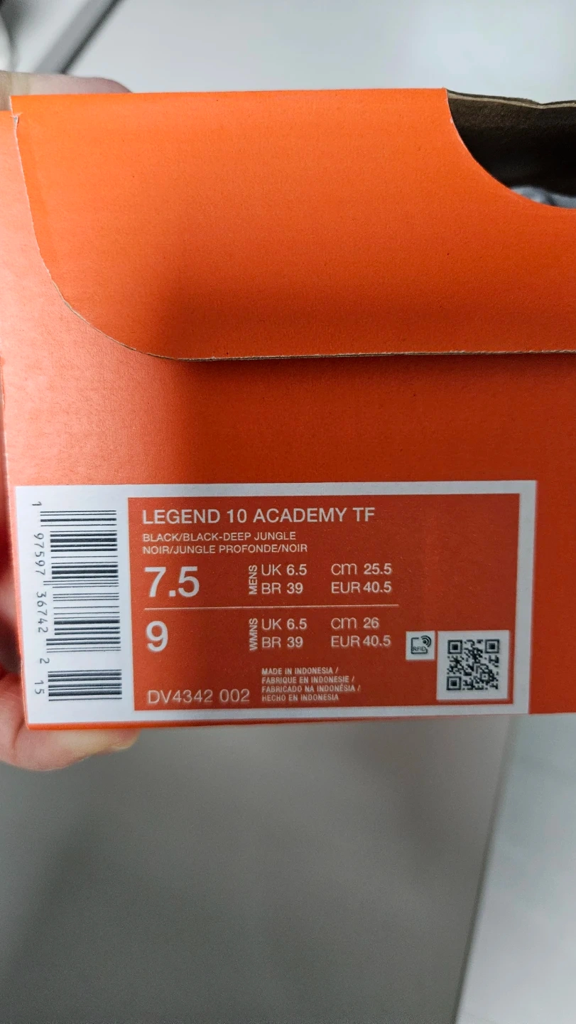 축구화 새상품: 나이키 레전드 10 아카데미 TF 블랙 255mm