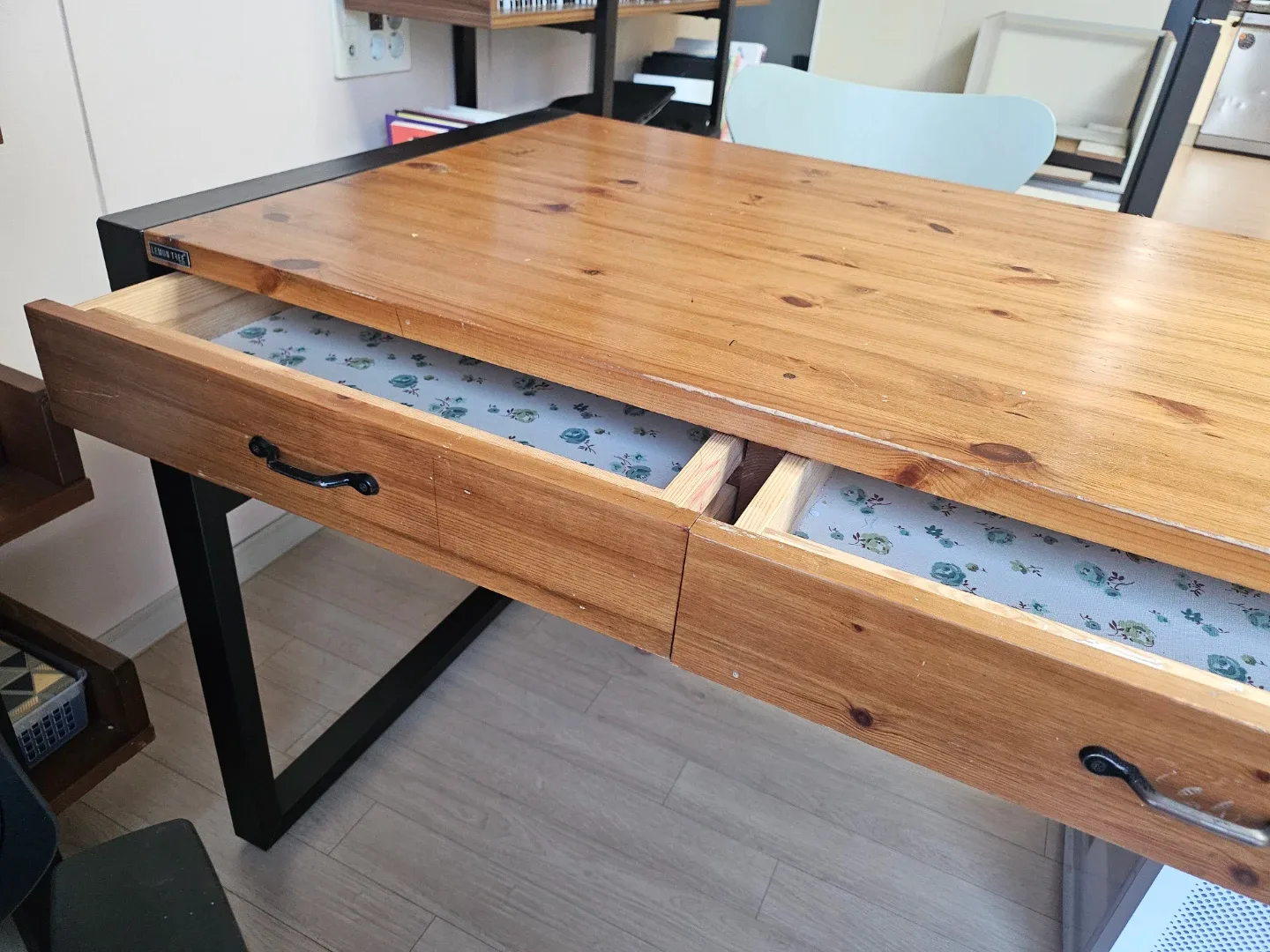 Lemon Tree 원목 철제 다리 책상