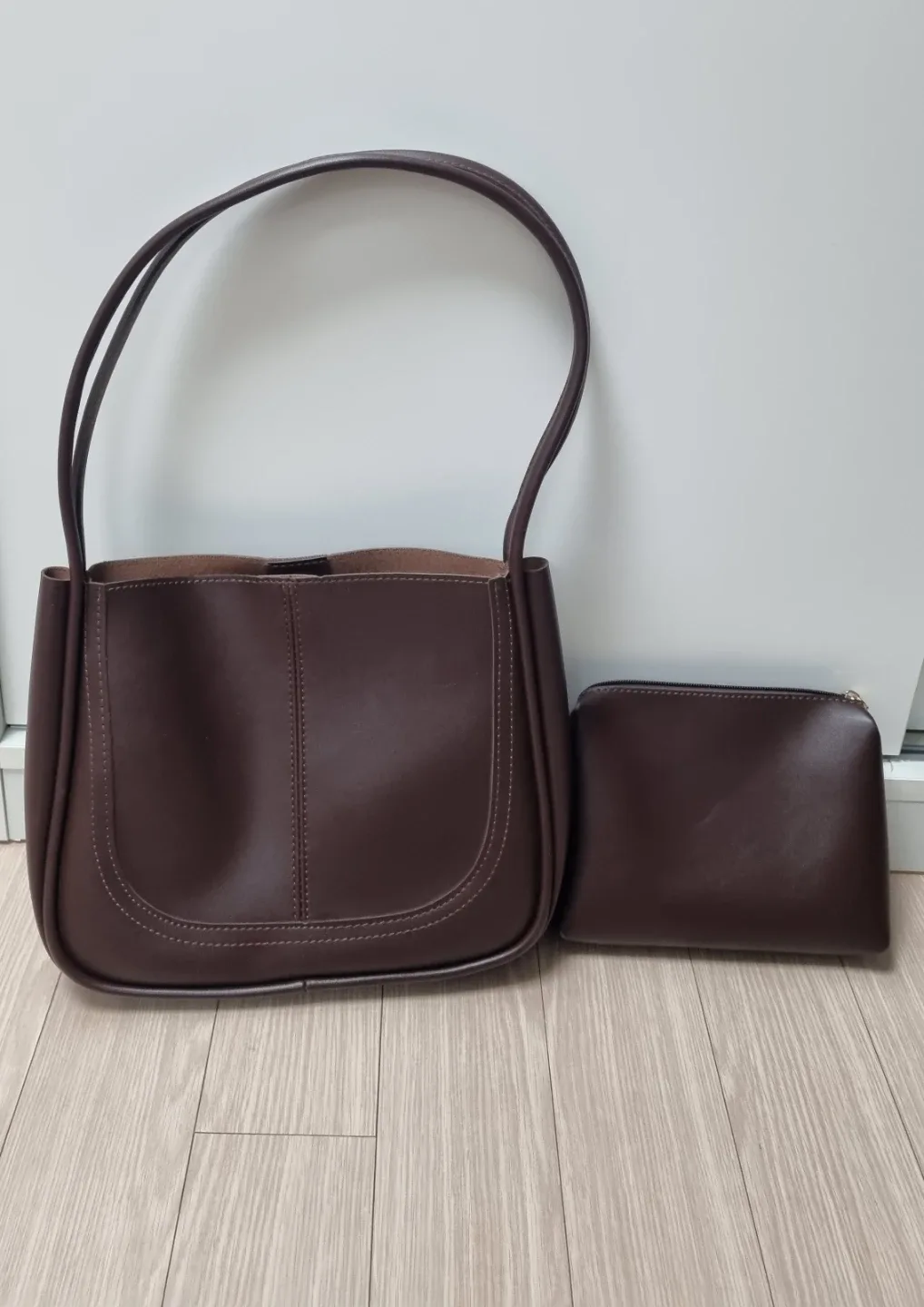 브라운 가죽 숄더백 + 파우치 세트