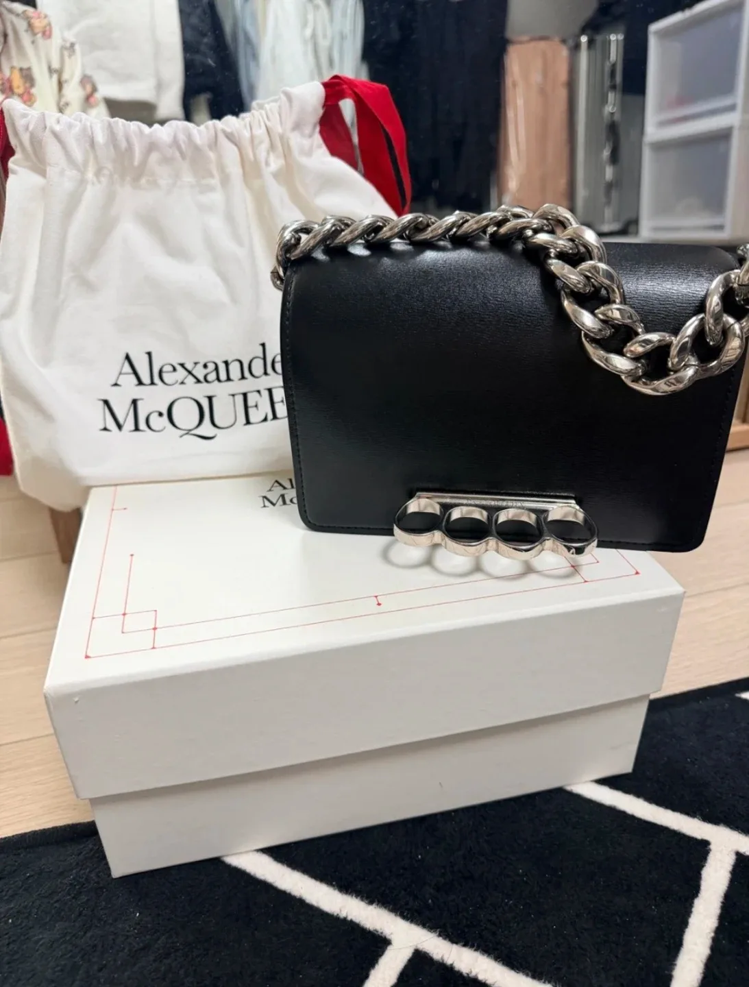 알렉산더 맥퀸 블랙 체인백 레어백