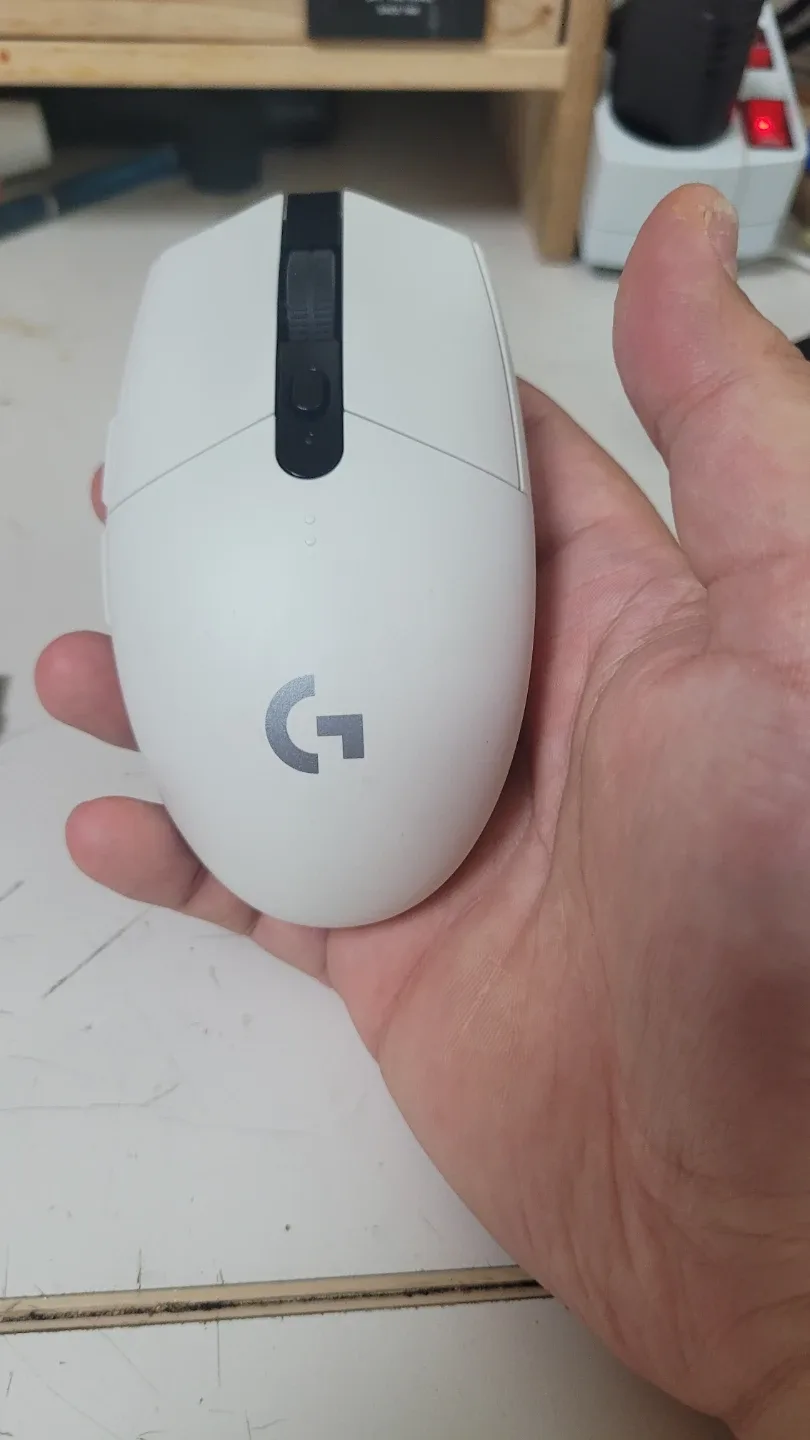 로지텍 G304 게이밍 마우스 판매