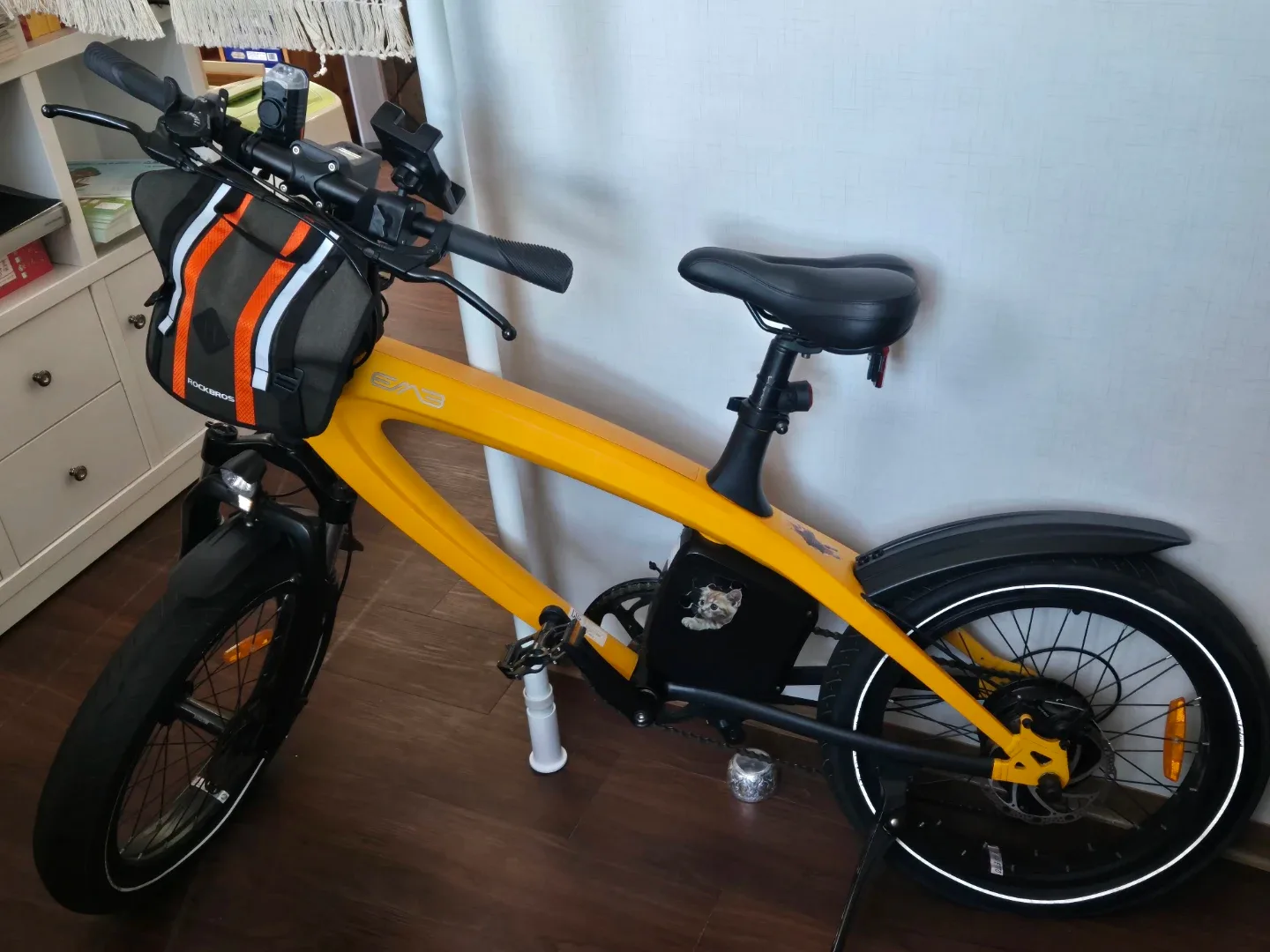 노란색 20인치 전기 자전거