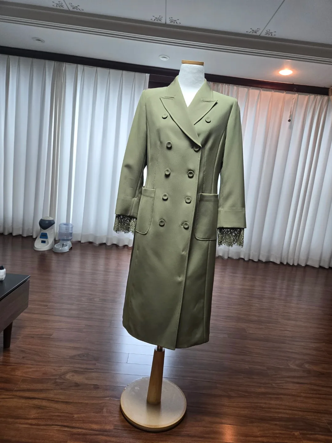 에셀리아 레이스 트렌치코트