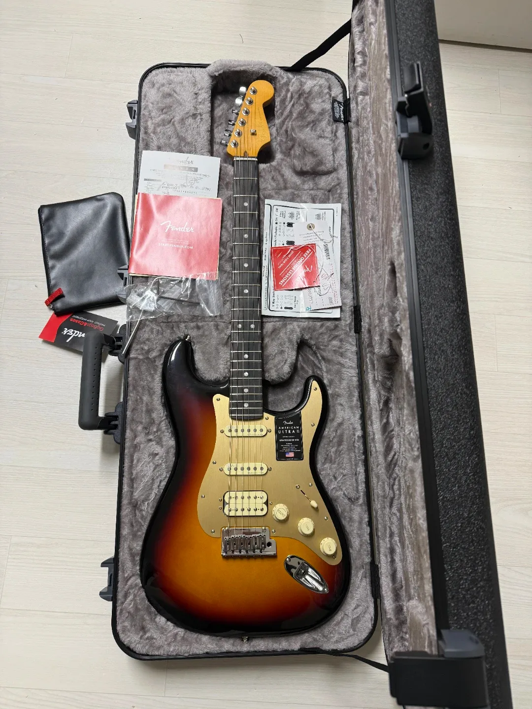 펜더(Fender) 어메리칸 울트라 2 HSS stratocaster