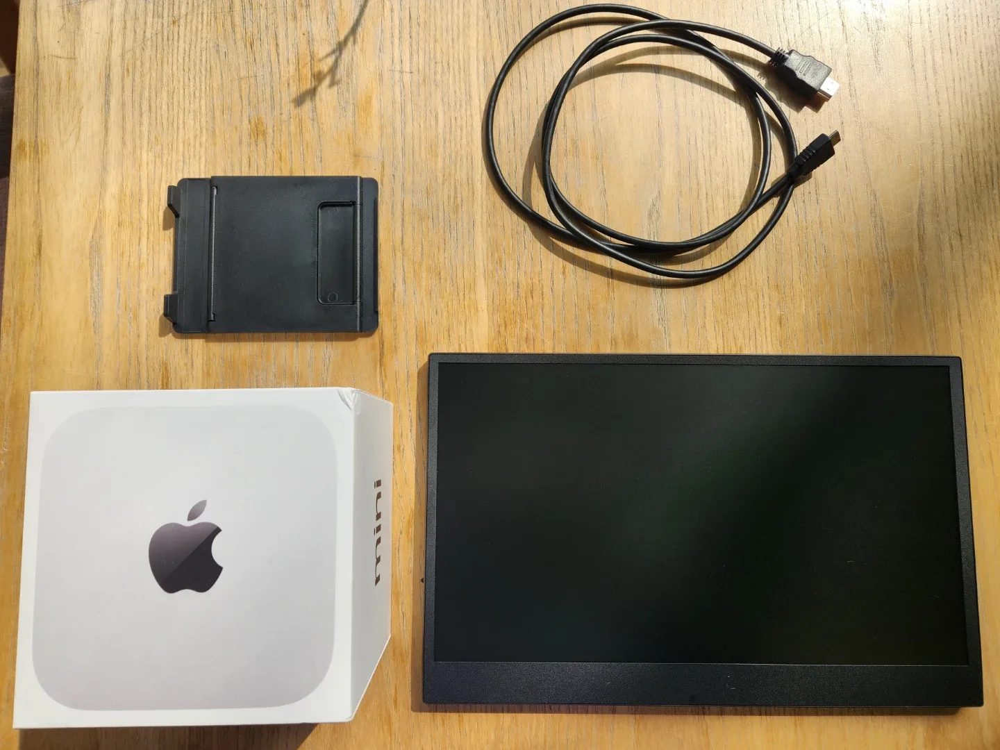 Apple 맥미니 M4  기본형 + 14인치 휴대용 모니터