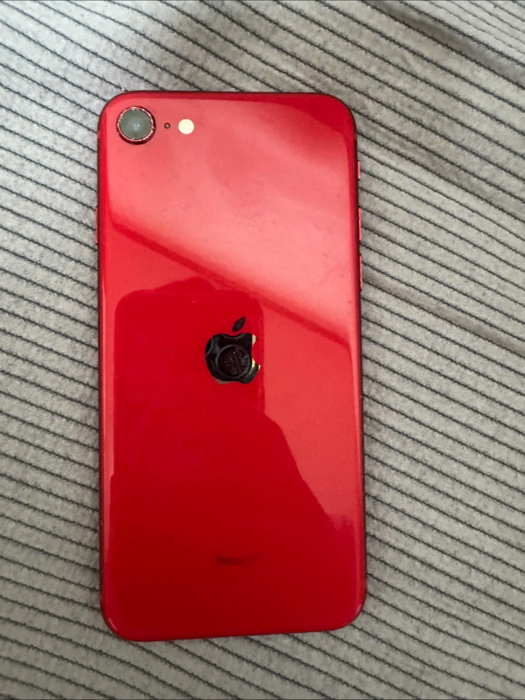 아이폰se2 64gb 팔아요.