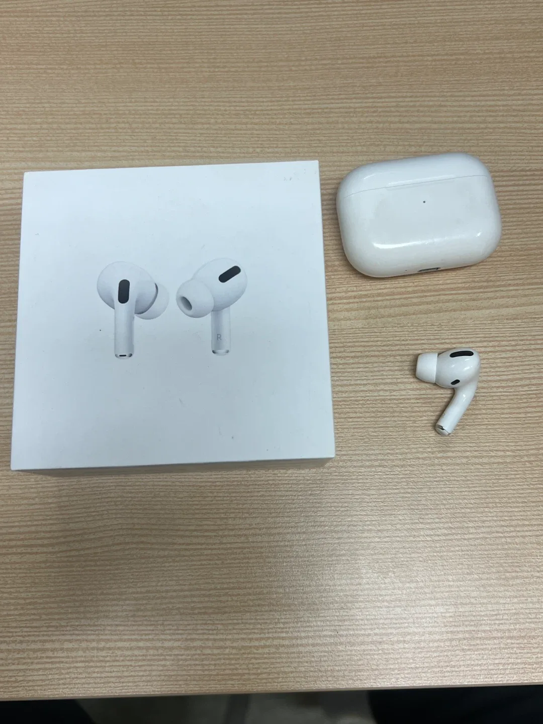 에어팟프로1 본체 , 오른쪽유닛, 여분이어팁