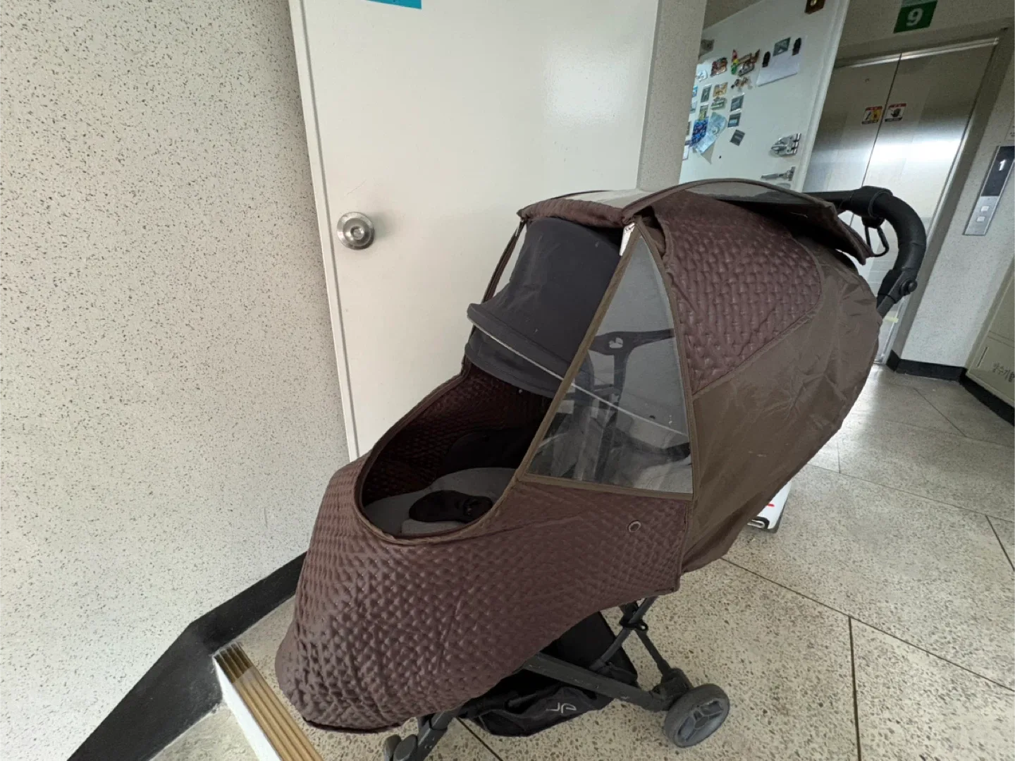 와이업 휴대용 유모차