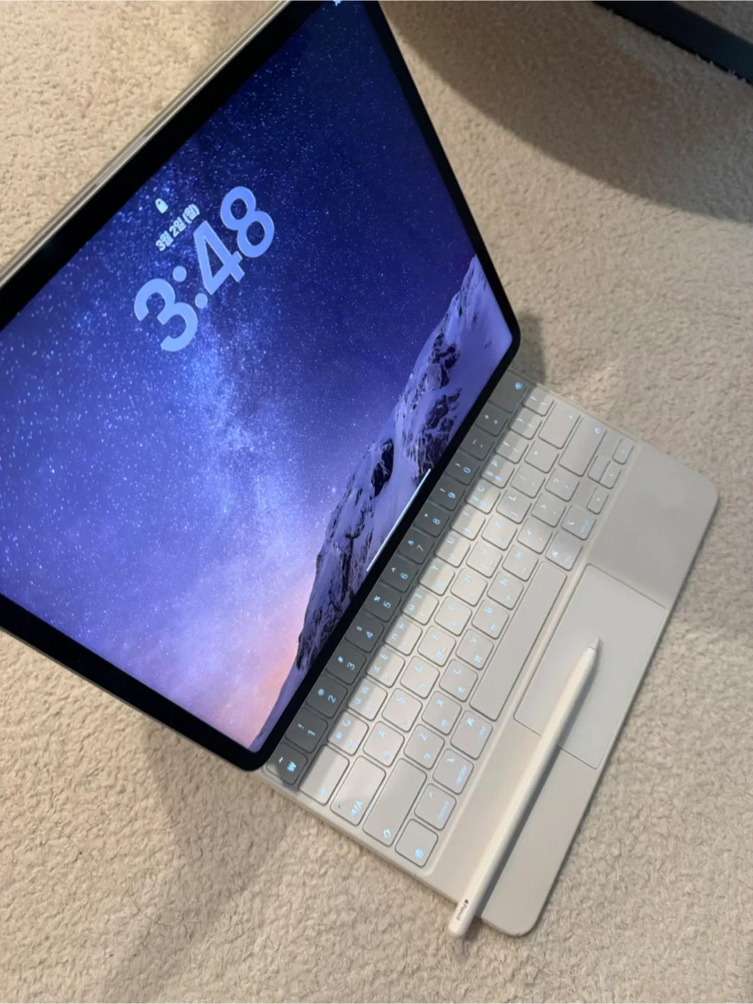 아이패드 프로 12.9 5세대 실버 + 매직키보드