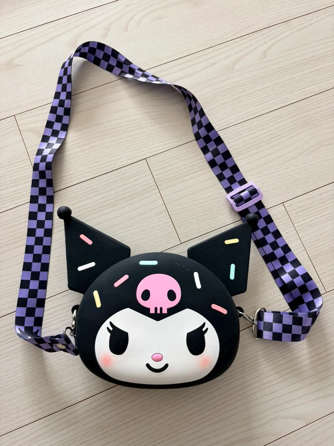 쿠로미 크로스백