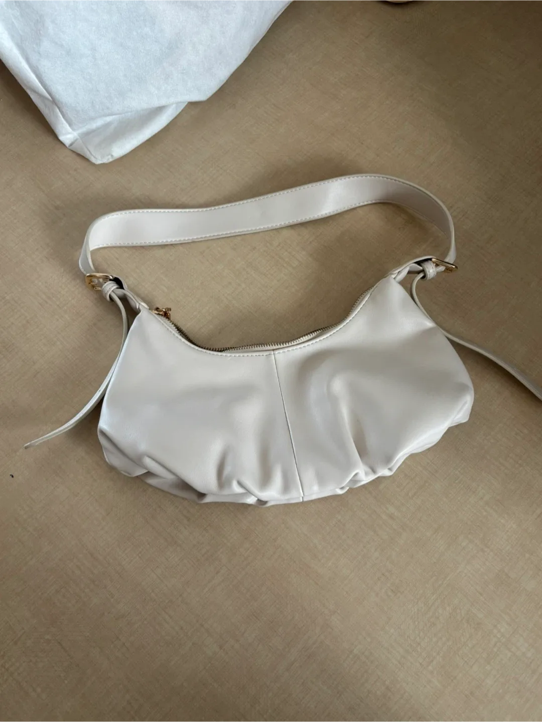 아이보리 셔링 호보백