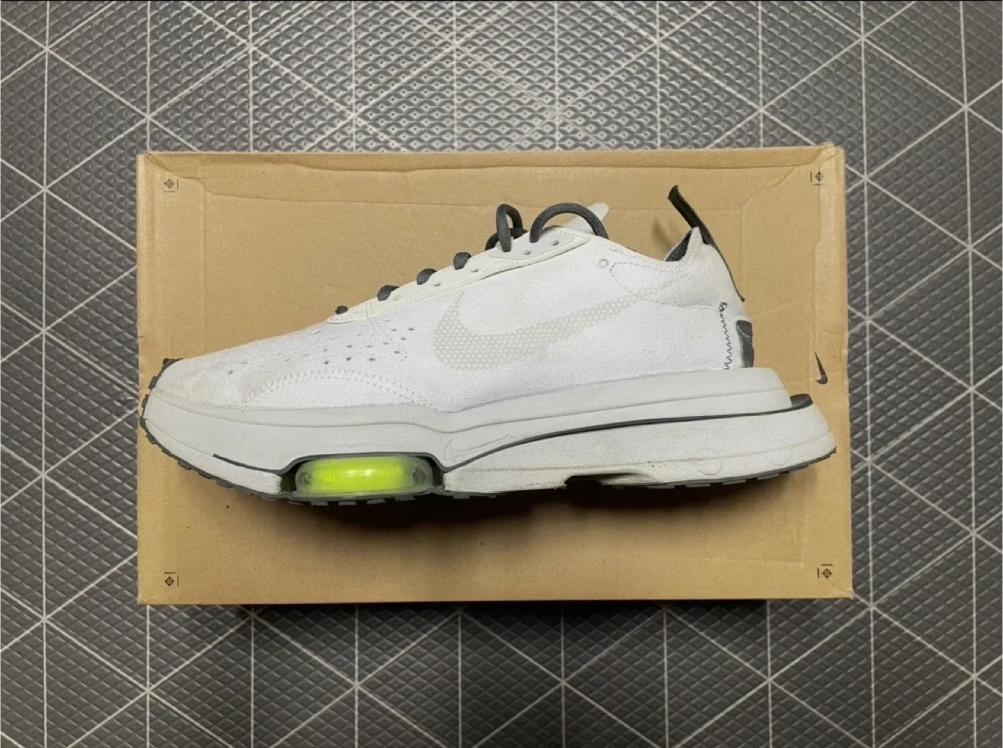 [중고] 나이키 에어 줌 타입 서밋 화이트  N354 라인 사이즈 275