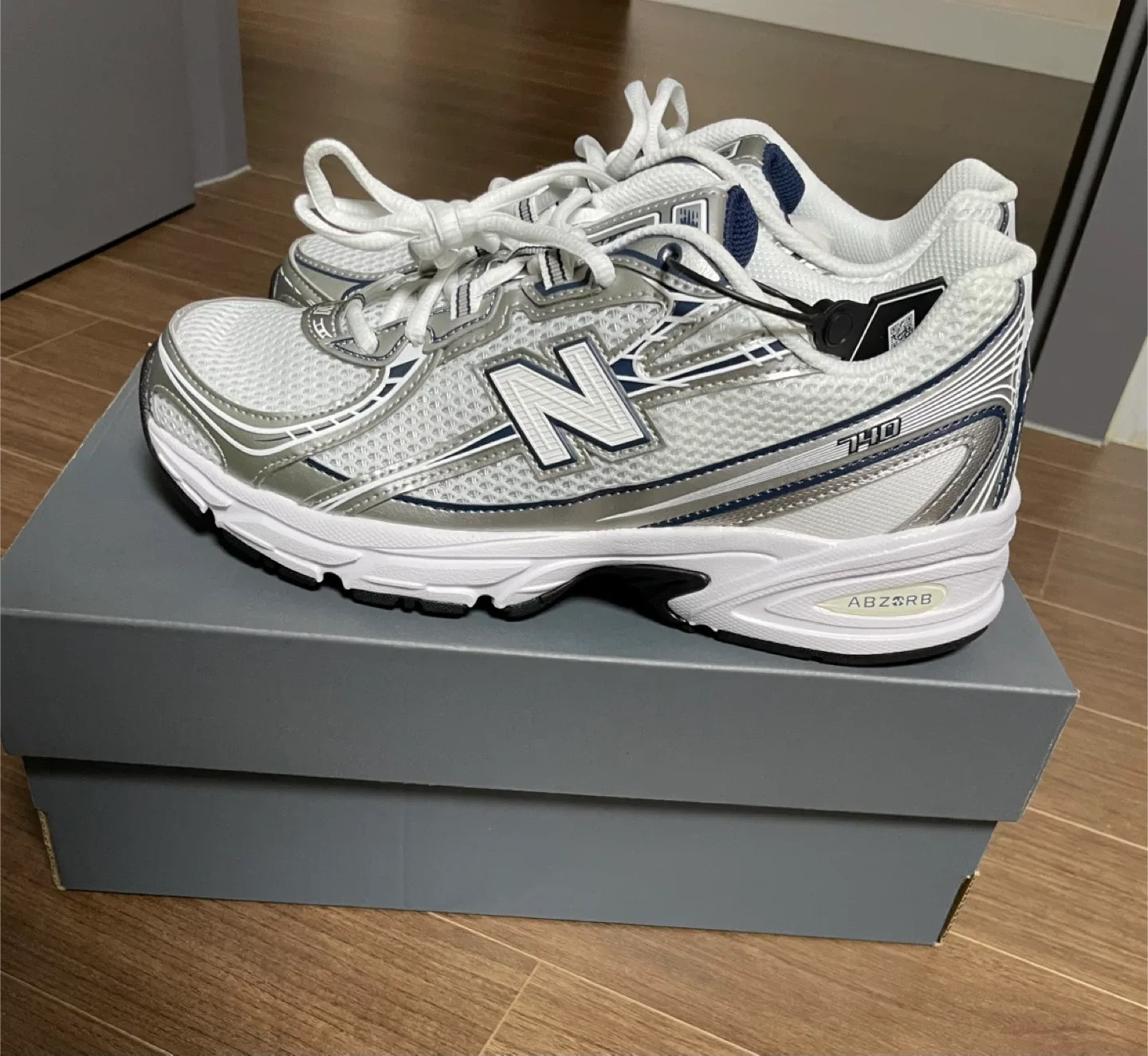 (새상품) 뉴발란스 740 운동화 265mm