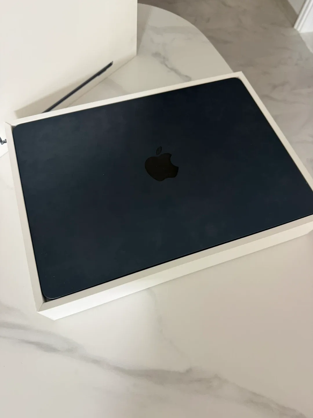 SSS급 맥북 13 M2 미드나이트 새상품급 판매