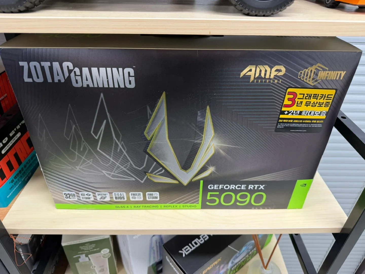 ZOTAC RTX 5090 AMP Extreme 미개봉