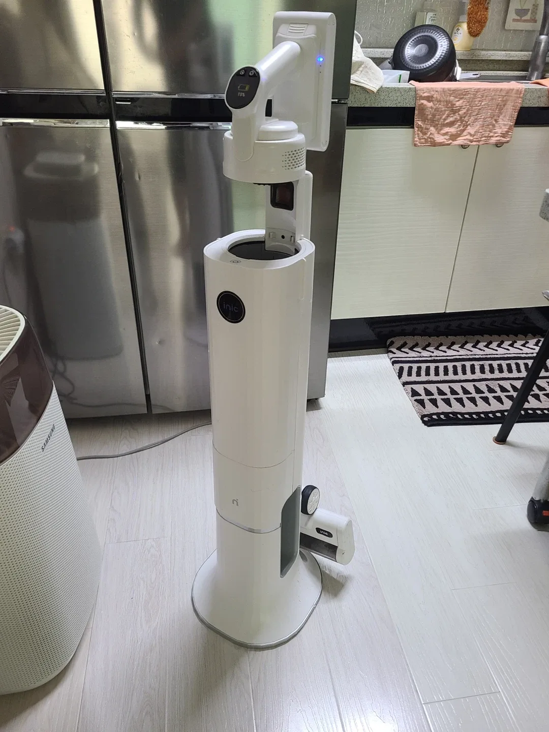 아이닉 i30 아이타워 무선청소기