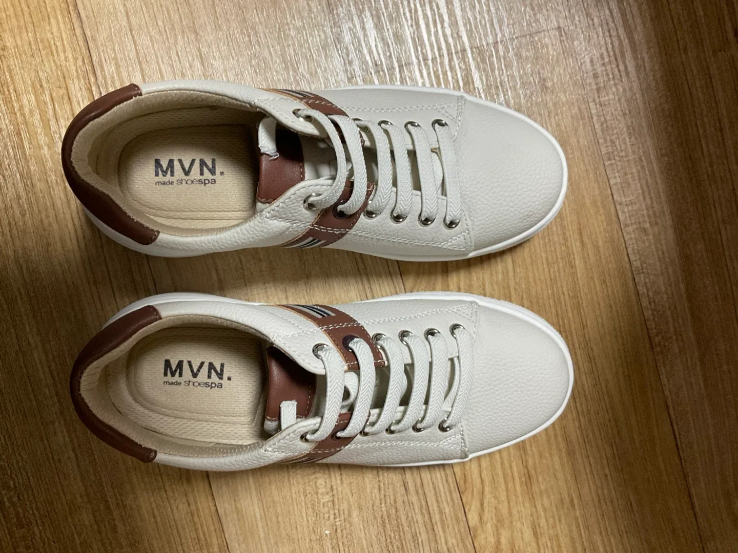 MVN 슈스파 소다 아이보리 스니커즈 경량화 CMM425 신발