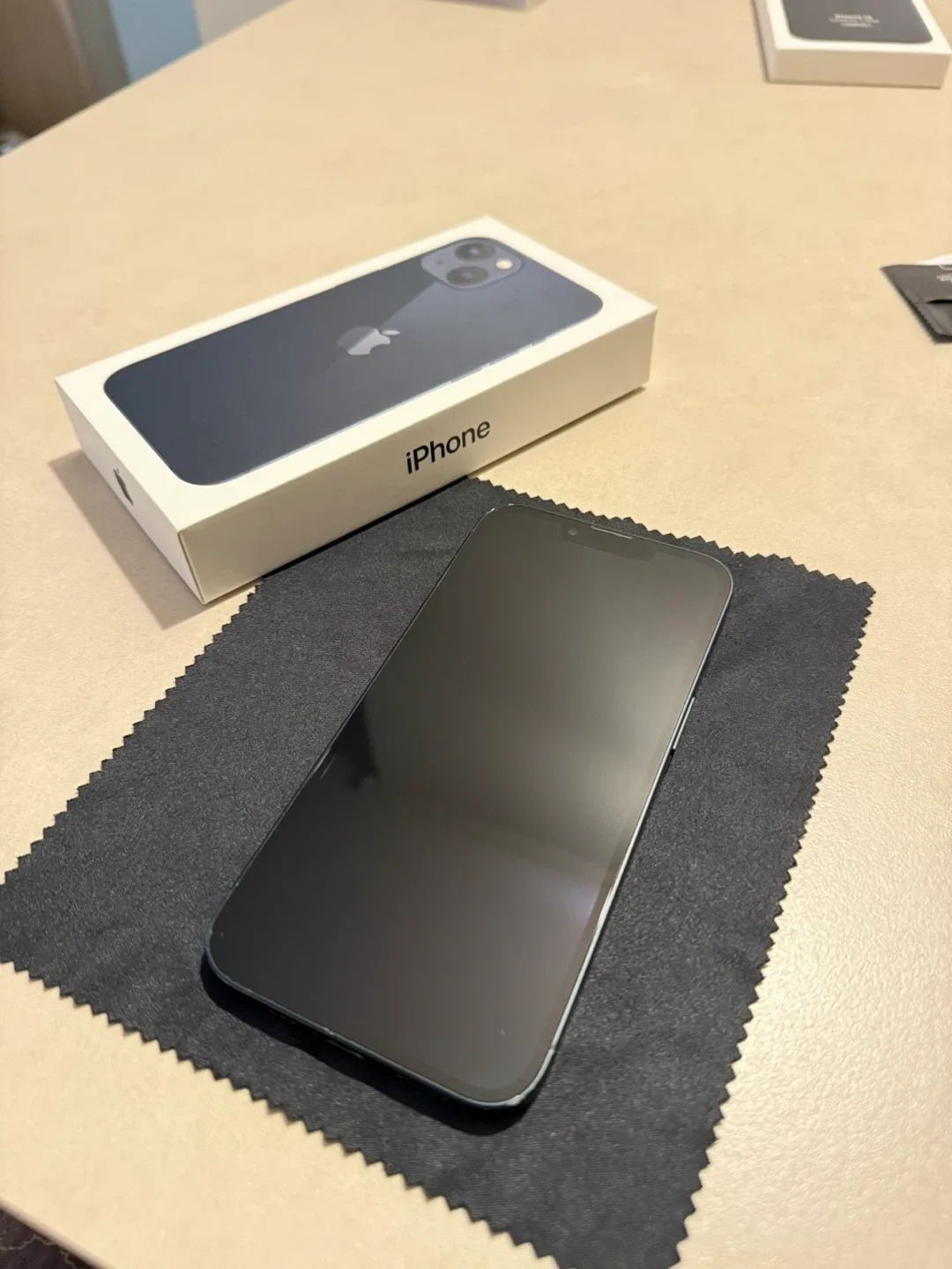 아이폰13 128G (미드나이트) 판매합니다.