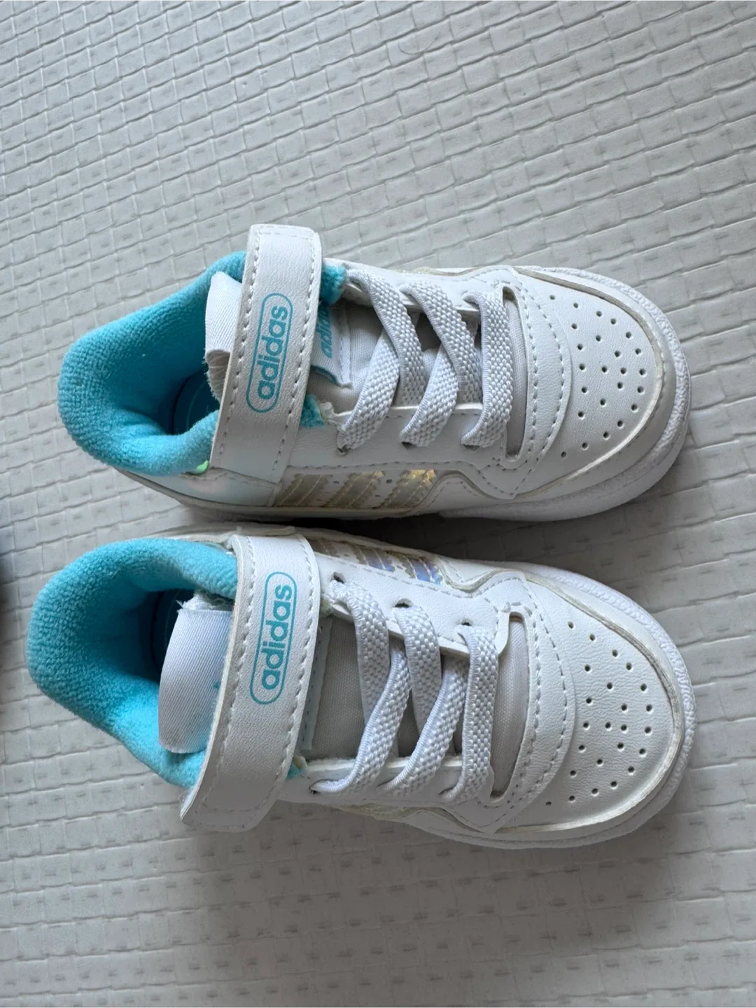 아디다스 키즈 흰색 운동화 105mm