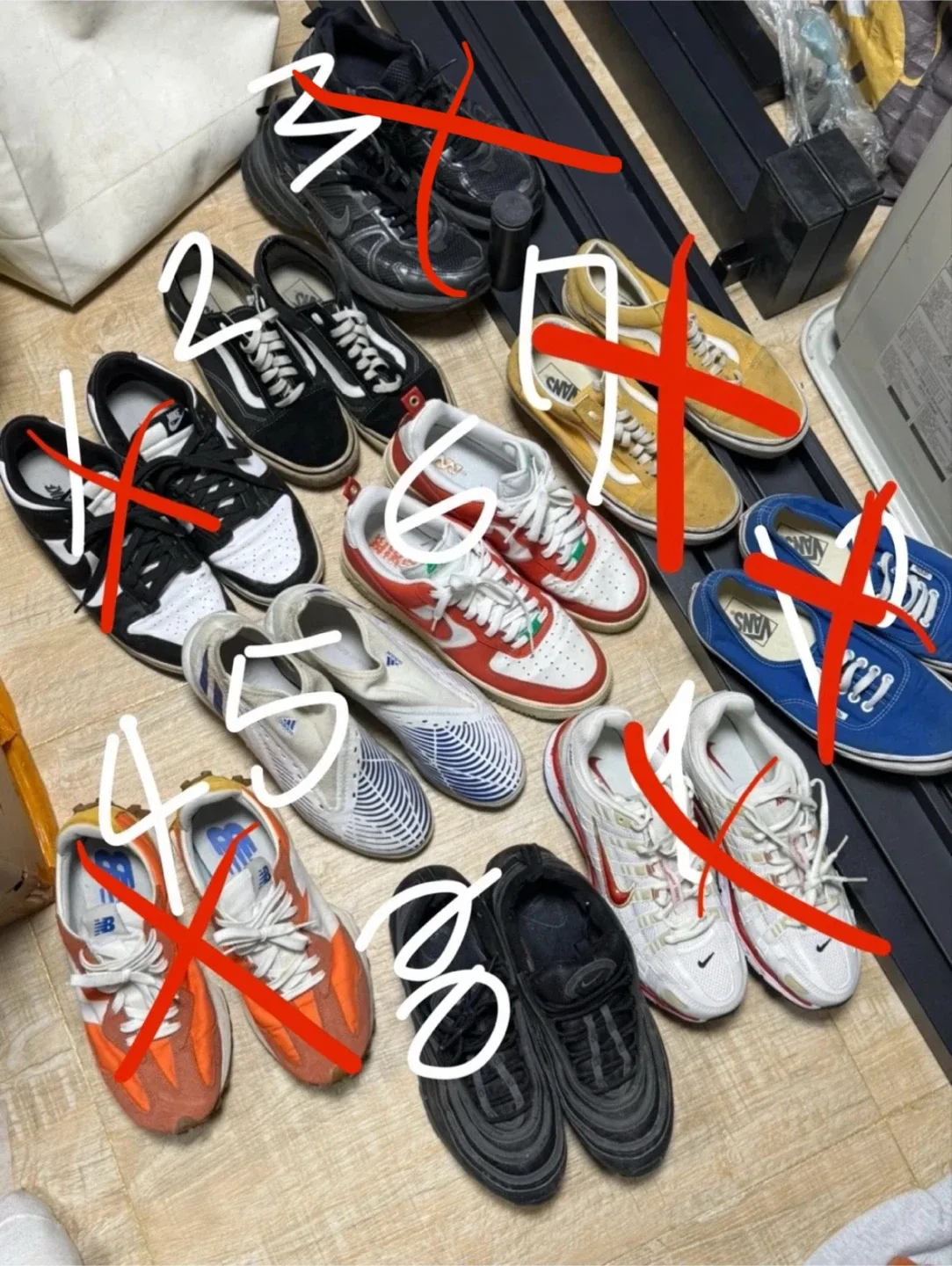 신발 판매260~270 (나이키에어포스97,반스,범고래,풋살화 등등)