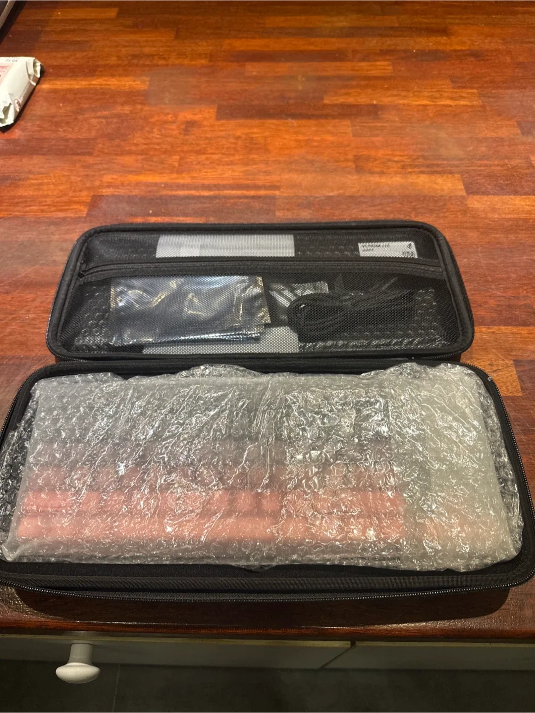 베놈 키보드 87HE 팝니다. 자석축 래피드 트리거 키보드 입니다.