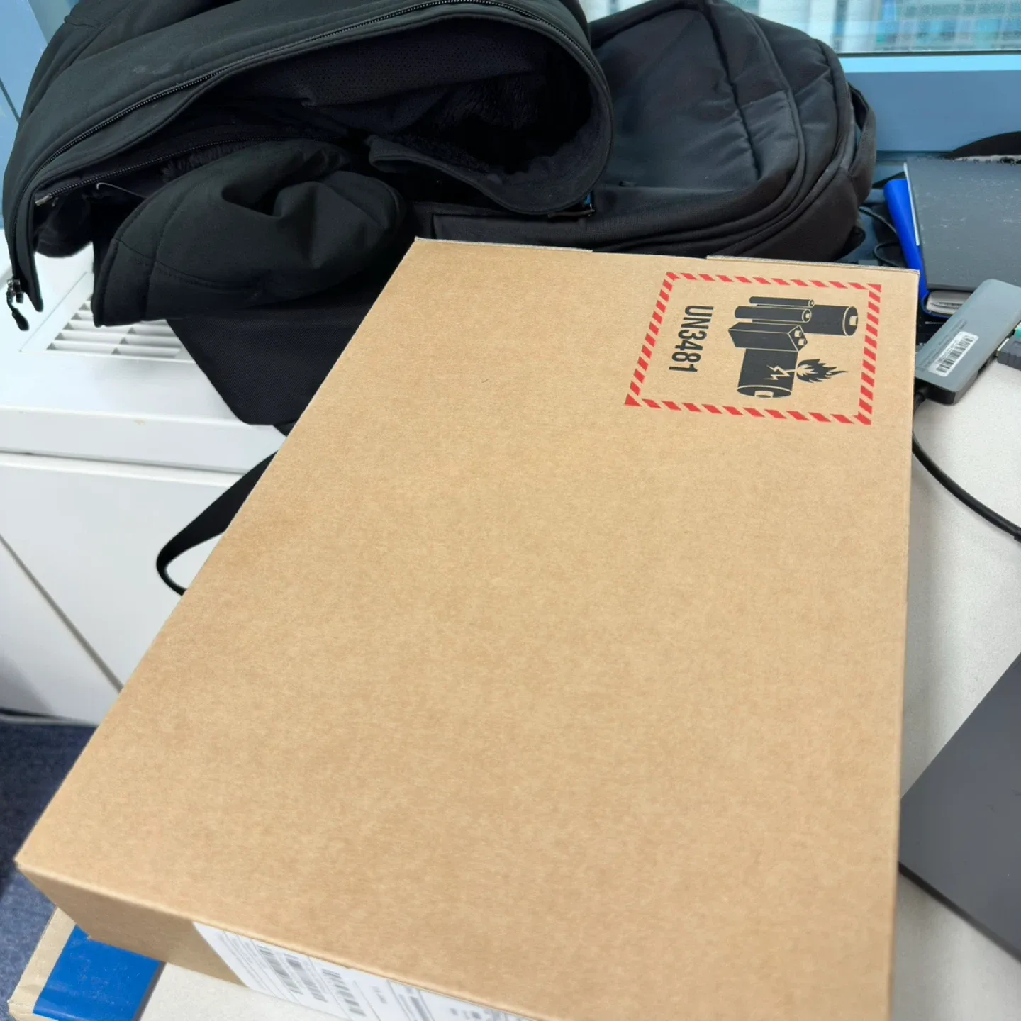 맥북네오 256기가 인디고 색상 미개봉