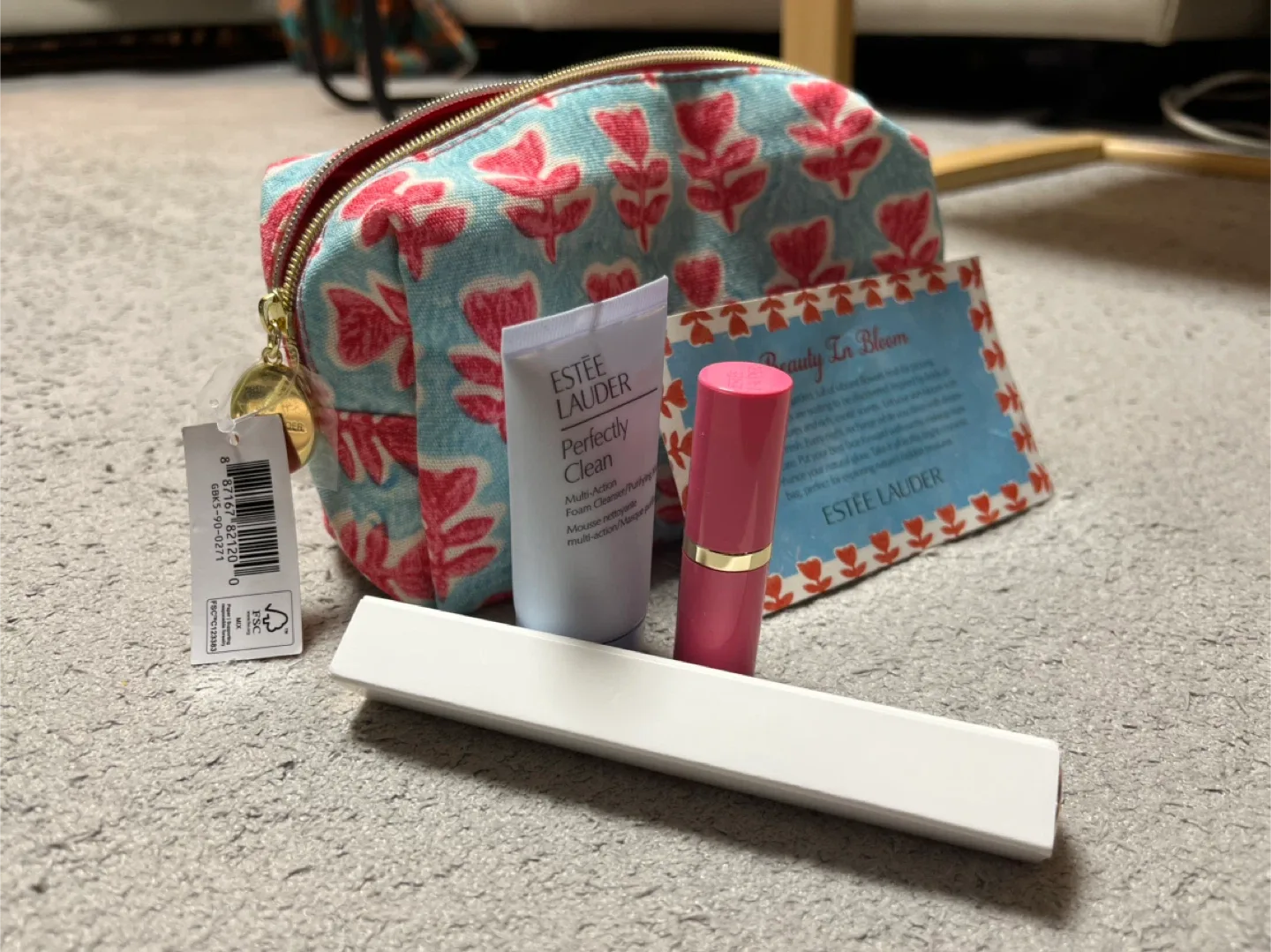 에스티로더 화장품 세트 새상품, 5만원(파우치, 클렌저, 립스틱, 마스카라)