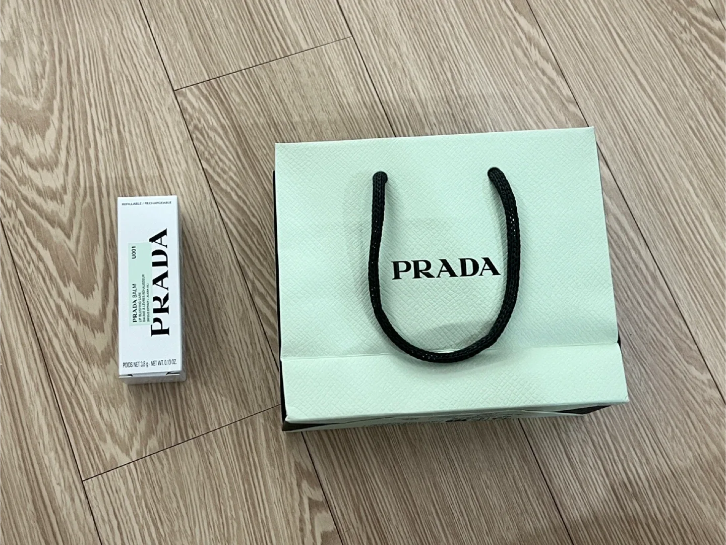 프라다 립밤 U001 새상품