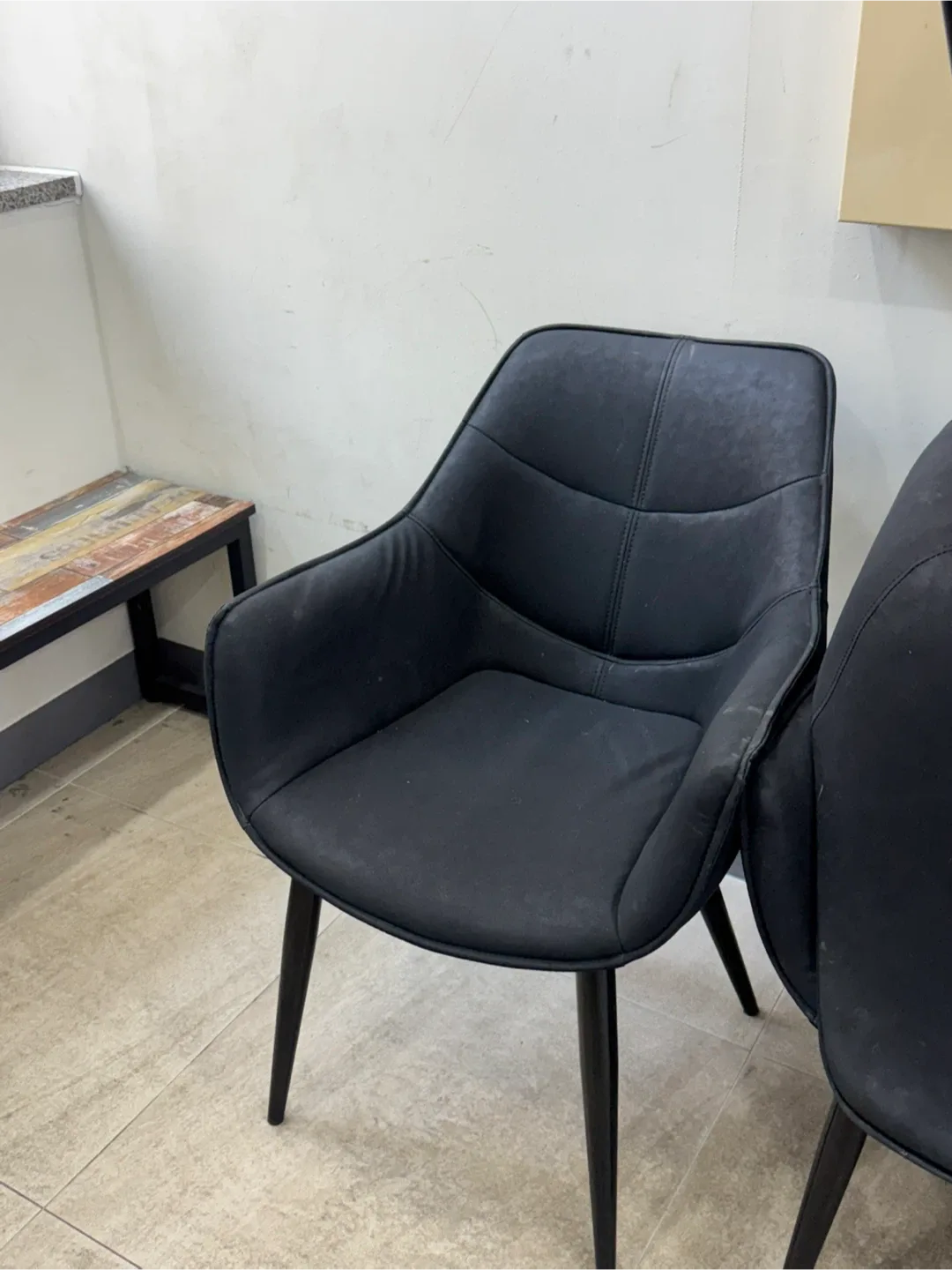 블랙 가죽 식탁 의자 / 개당 5000