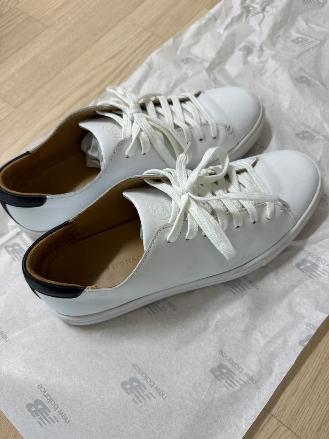 club monaco 신발 팔아요