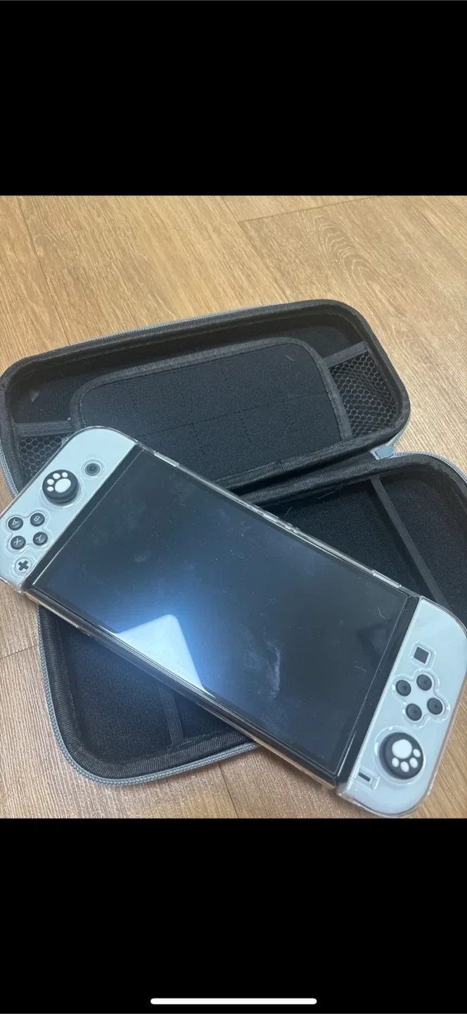 닌텐도 스위치 OLED 화이트 + 케이스