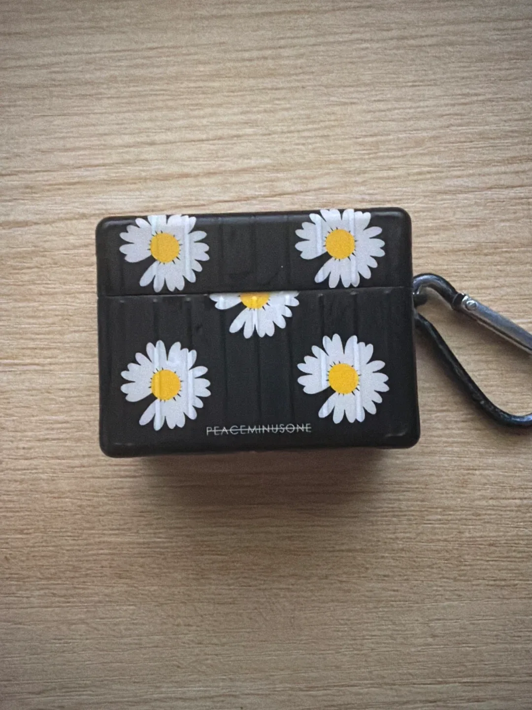 피스마이너스원 에어팟 프로 케이스입니다