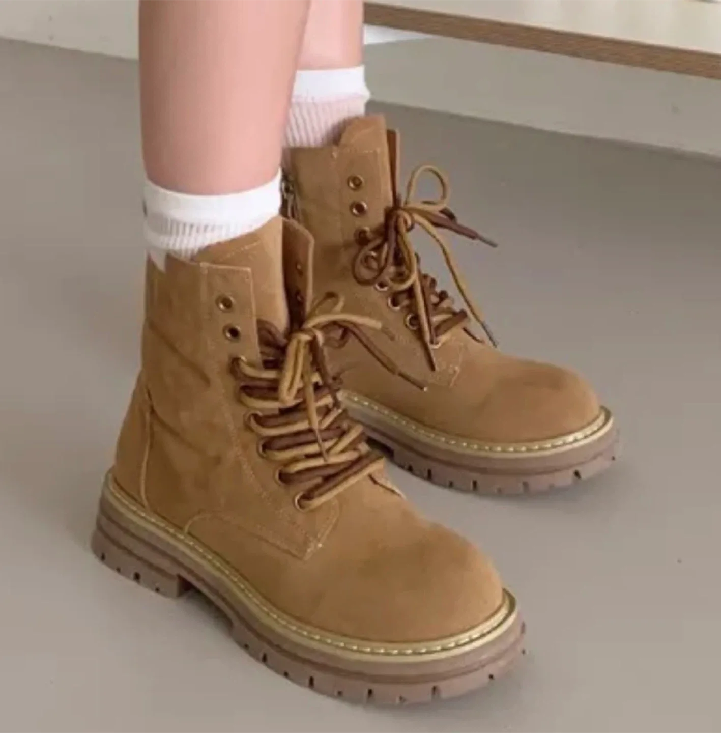 [플랫폼 워커 스퀘이드 부츠 235] 통굽 빈티지 마틴 레이스업 신발 유니크 베이지