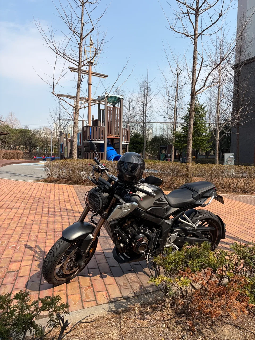 혼다 CB650R 1만키로 19년식 팝니다. 가격인하