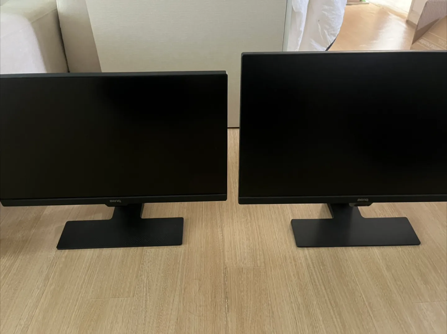 벤큐 모니터 2대 외 티비겸모니터1대