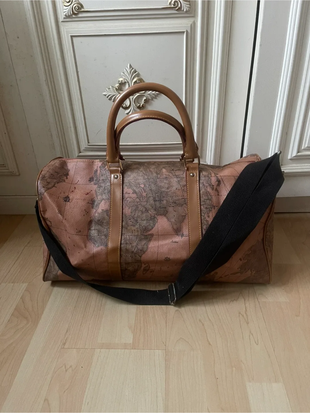 알비에로 마르티니 지도 패턴 보스턴백. 가로50x세로24 cm