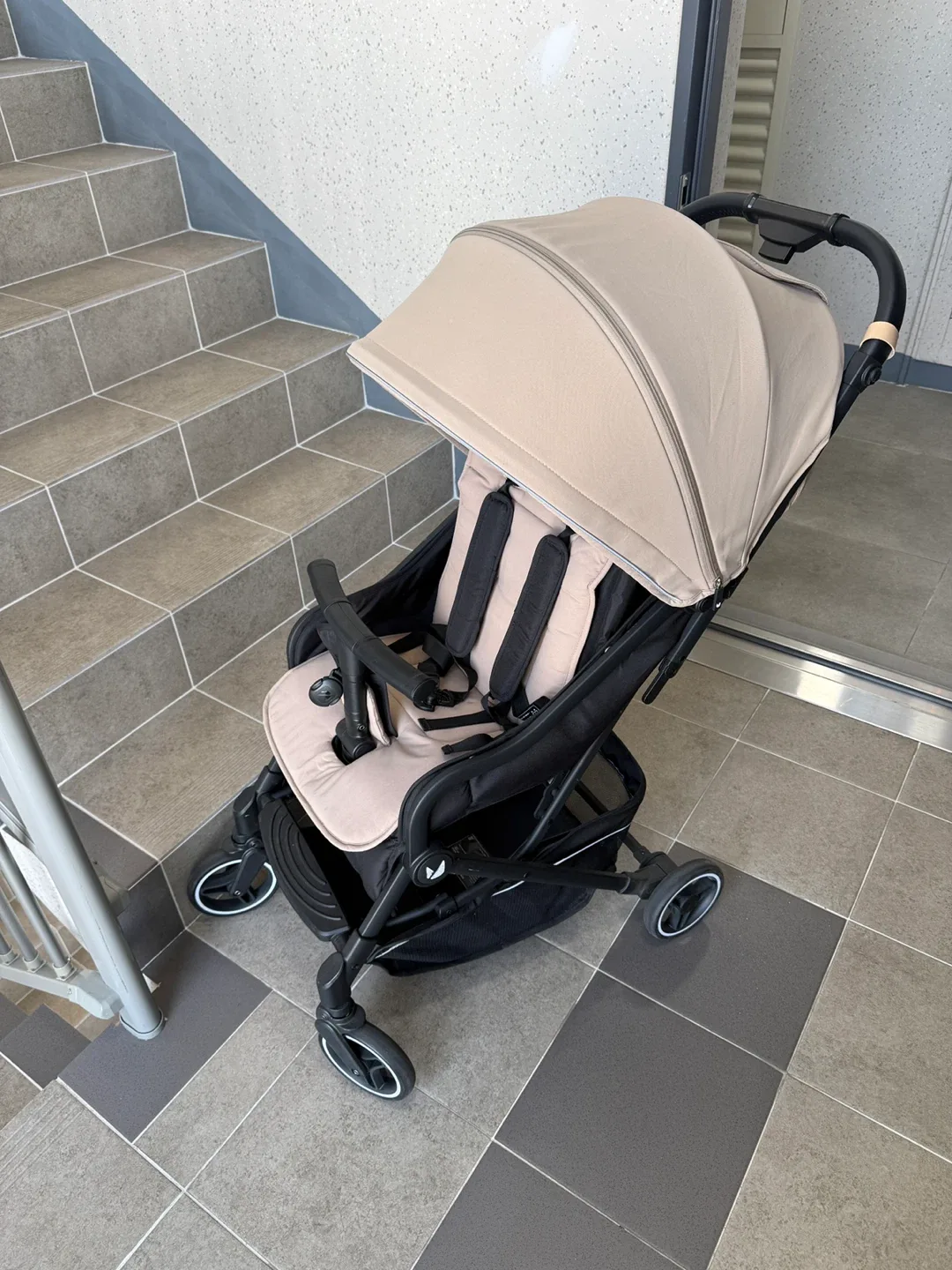 와이업지니제로 3 휴대용 유모차