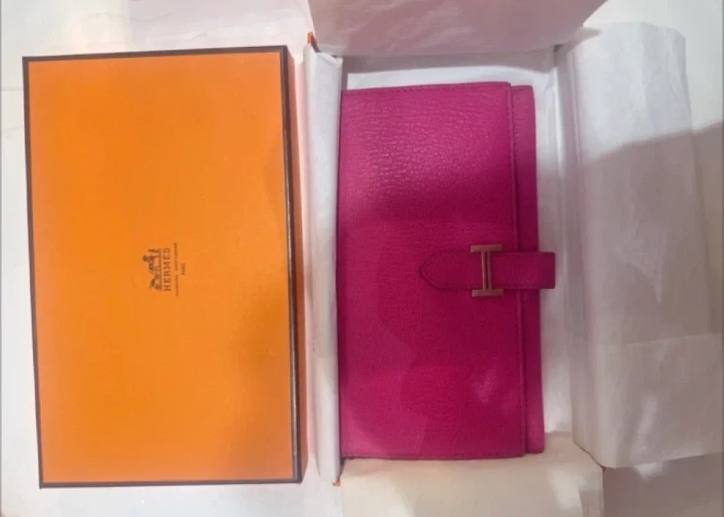 Hermes 에르메스 H 금속 버클 장지갑 800,000원