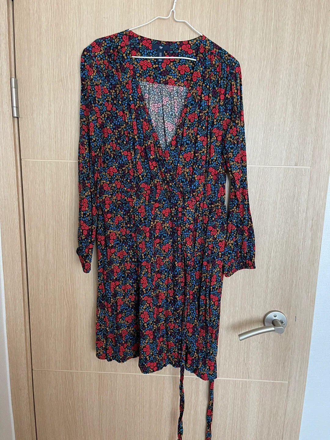 GAP 꽃무늬 랩 원피스 M//거의 새거