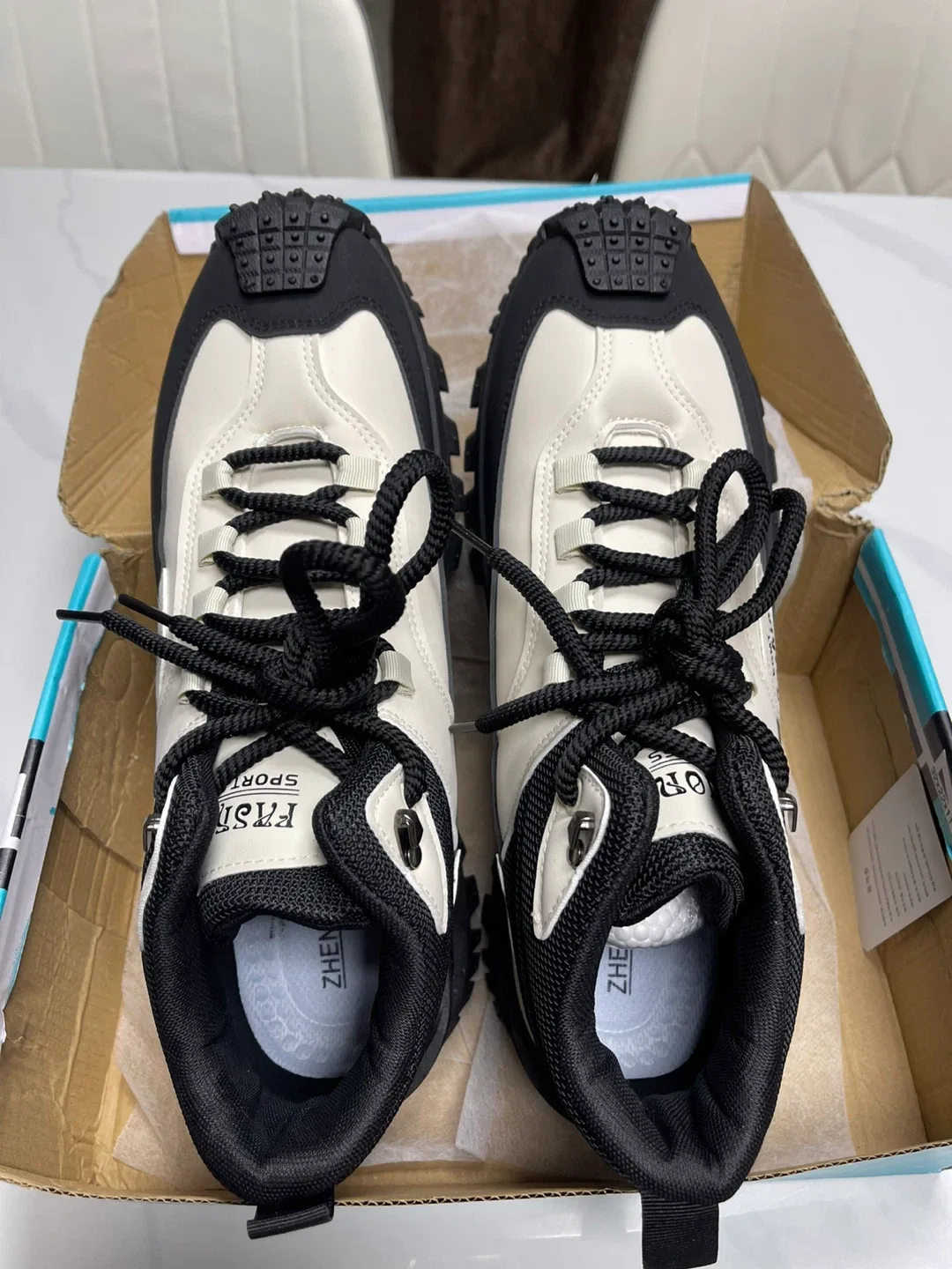 패션 운동화 블랙 앤 화이트