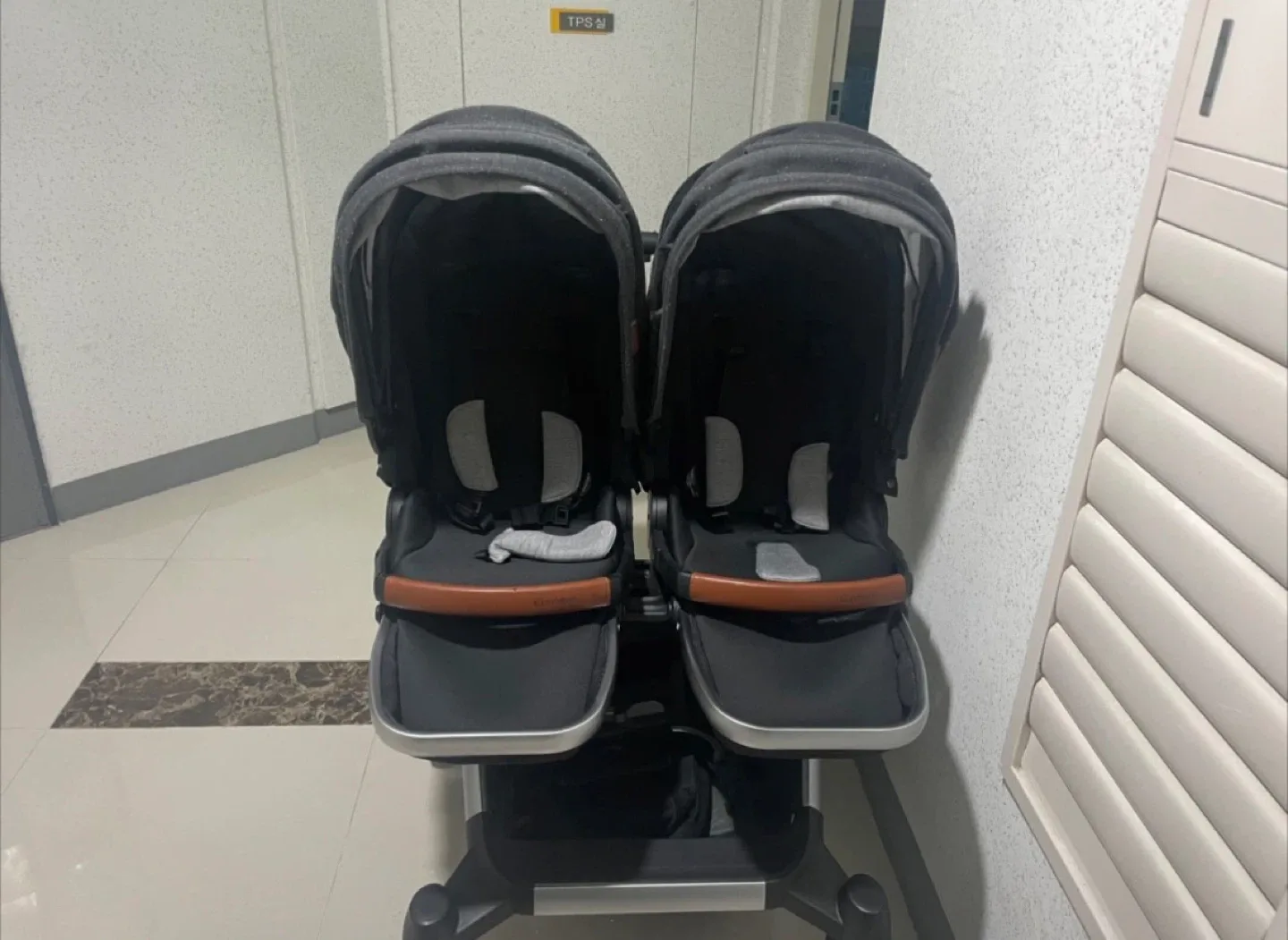 컨투어스 엘리먼트 쌍둥이 유모차